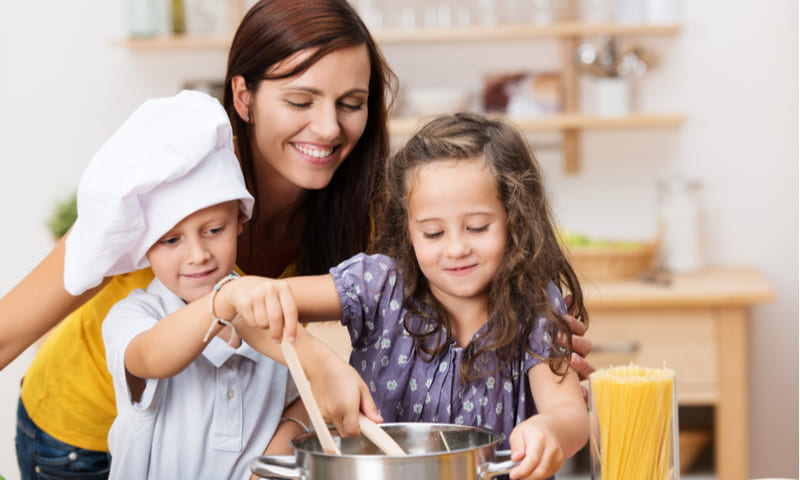 научить ребенка готовить